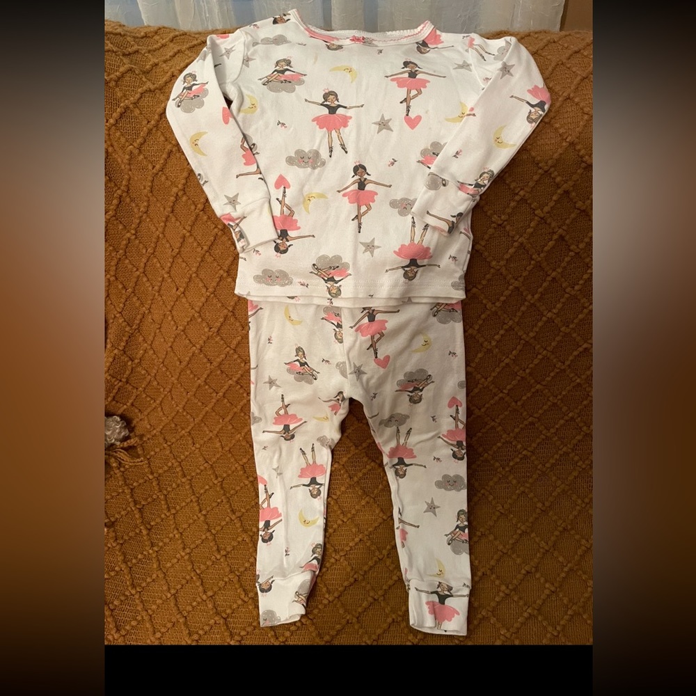 Carter’s 2T Pajama’s 2 piece. Pretty ballerinas all over it back and from.